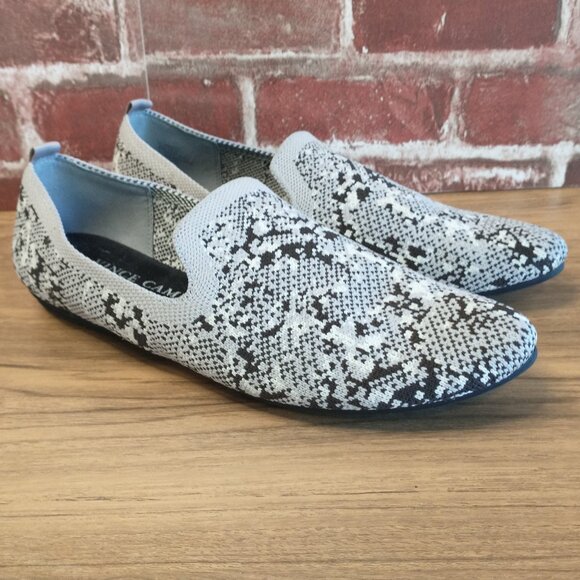 Vince Camuto Slip Ons Womens Size 8 Snakeskin Pattern Loafers Easy On Shoes - Picture 1 of 11